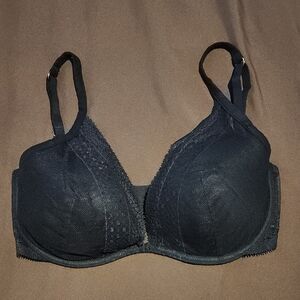 Victorias Secret Incredible Plunge Black Lace Bra 34DD
